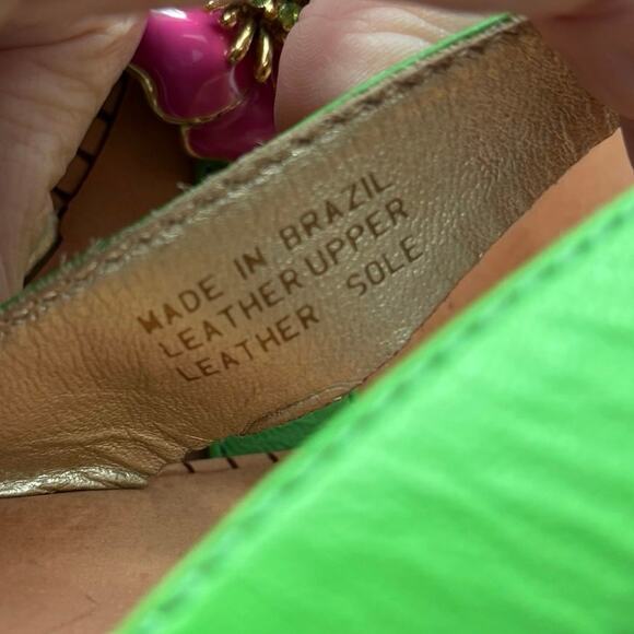 Lilly Pulitzer 6.5 Flyer Thong Sandals Guava Green Leather Pink Flower Jeweled - Picture 4 of 4